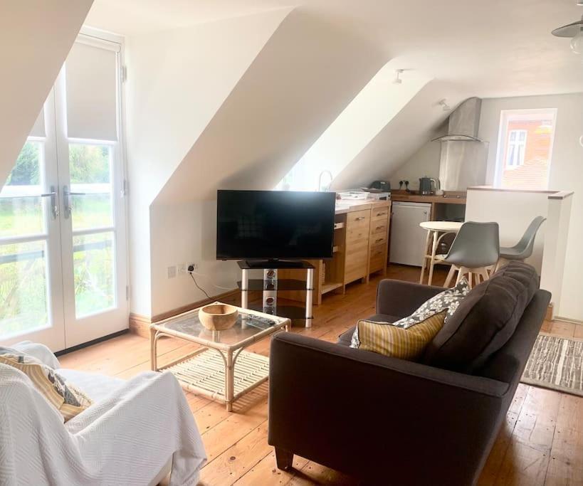 Ferienwohnung Delightful Ely House Bright And Warm With Cathedral View Exterior foto