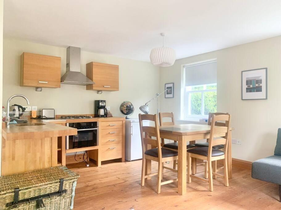 Ferienwohnung Delightful Ely House Bright And Warm With Cathedral View Exterior foto