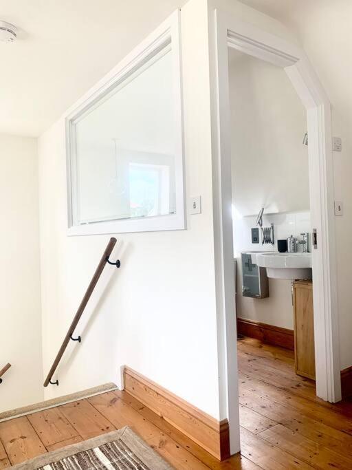 Ferienwohnung Delightful Ely House Bright And Warm With Cathedral View Exterior foto